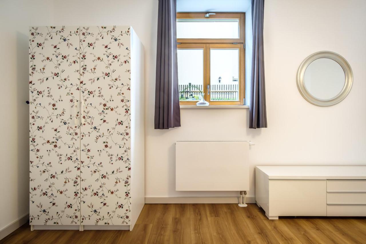 Wunderschoene Wohnung In Sanierter Villa! Incl Wifi Dresden Exterior photo